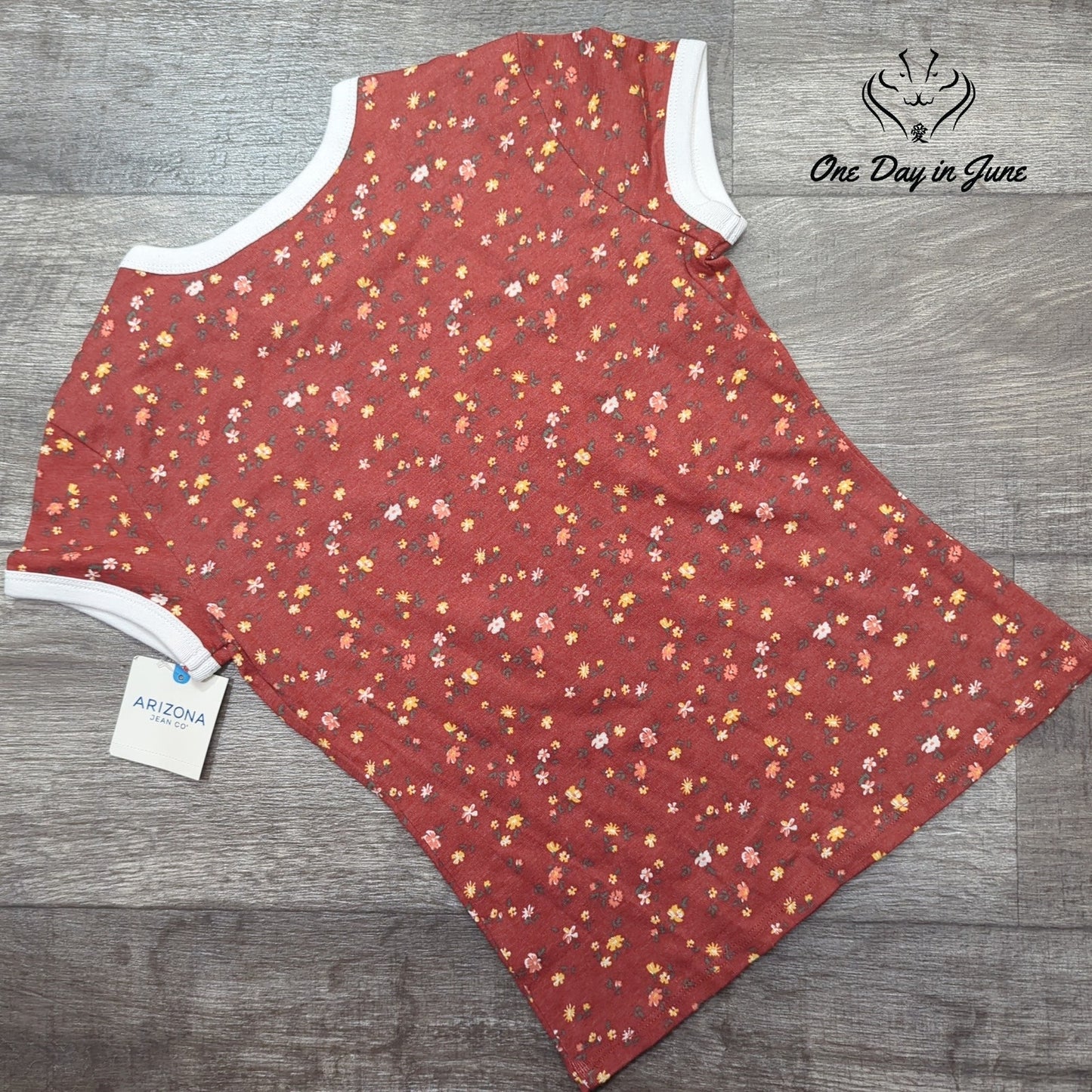 Arizona Jean Co. Short Sleeve Floral Tee Shirt Size S