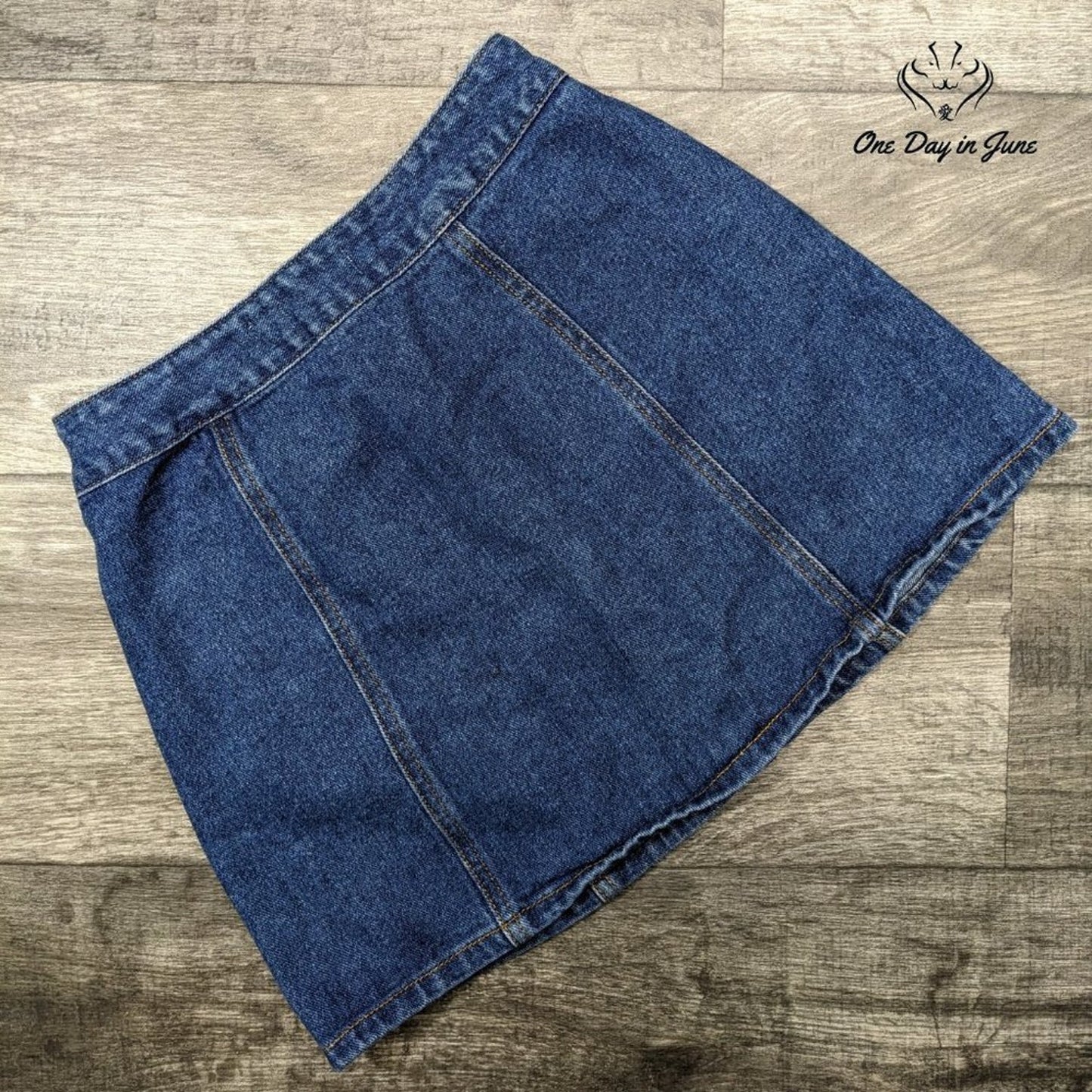 Bullhead Snap Front Denim Mini Skirt Size 25 (2)