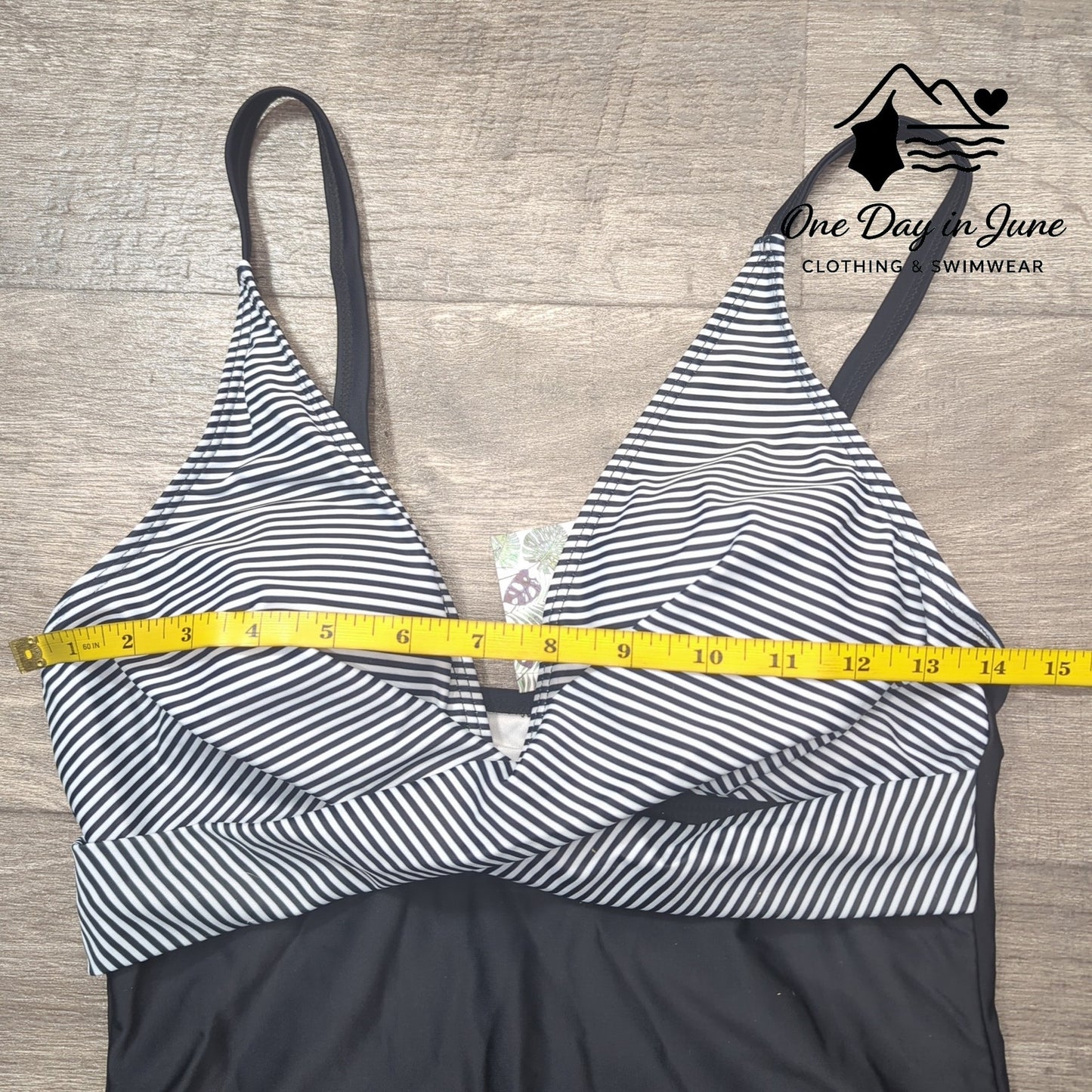 B2prity Cross Front V Neck One Piece Swimsuit Size S