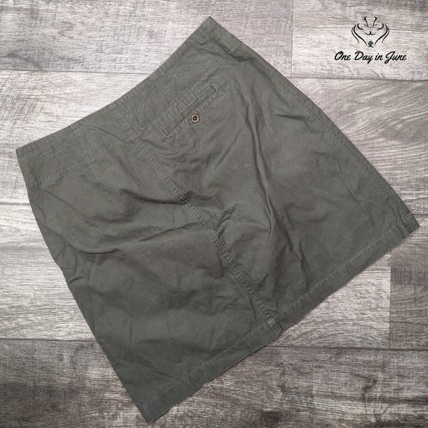 Gap Mini Skirt Size 2