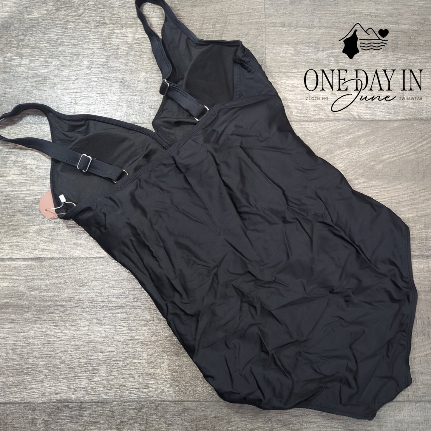 Smismivo Cross Front One Piece Swimsuit Size L