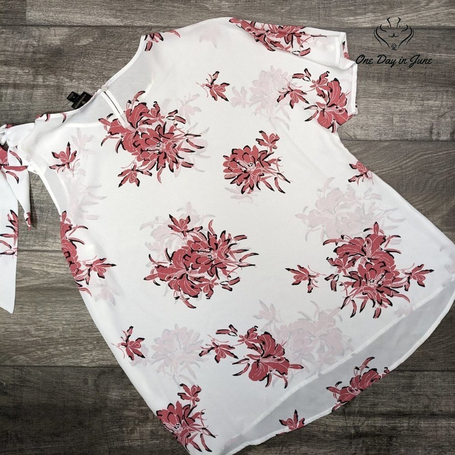 Worthington Open Shoulder Single Sleeve Top Size L