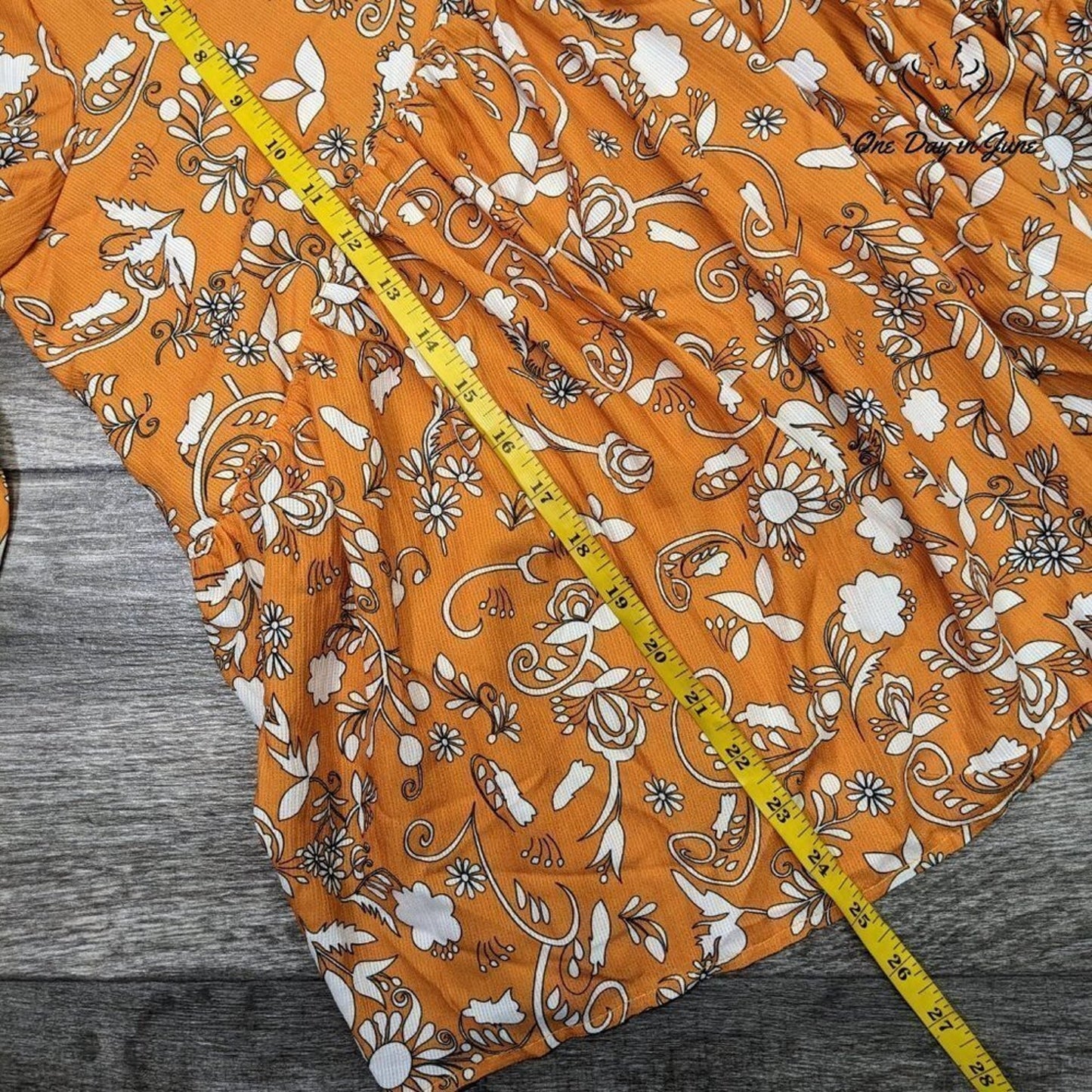 Dokotoo V neck Boho Style Top Size S