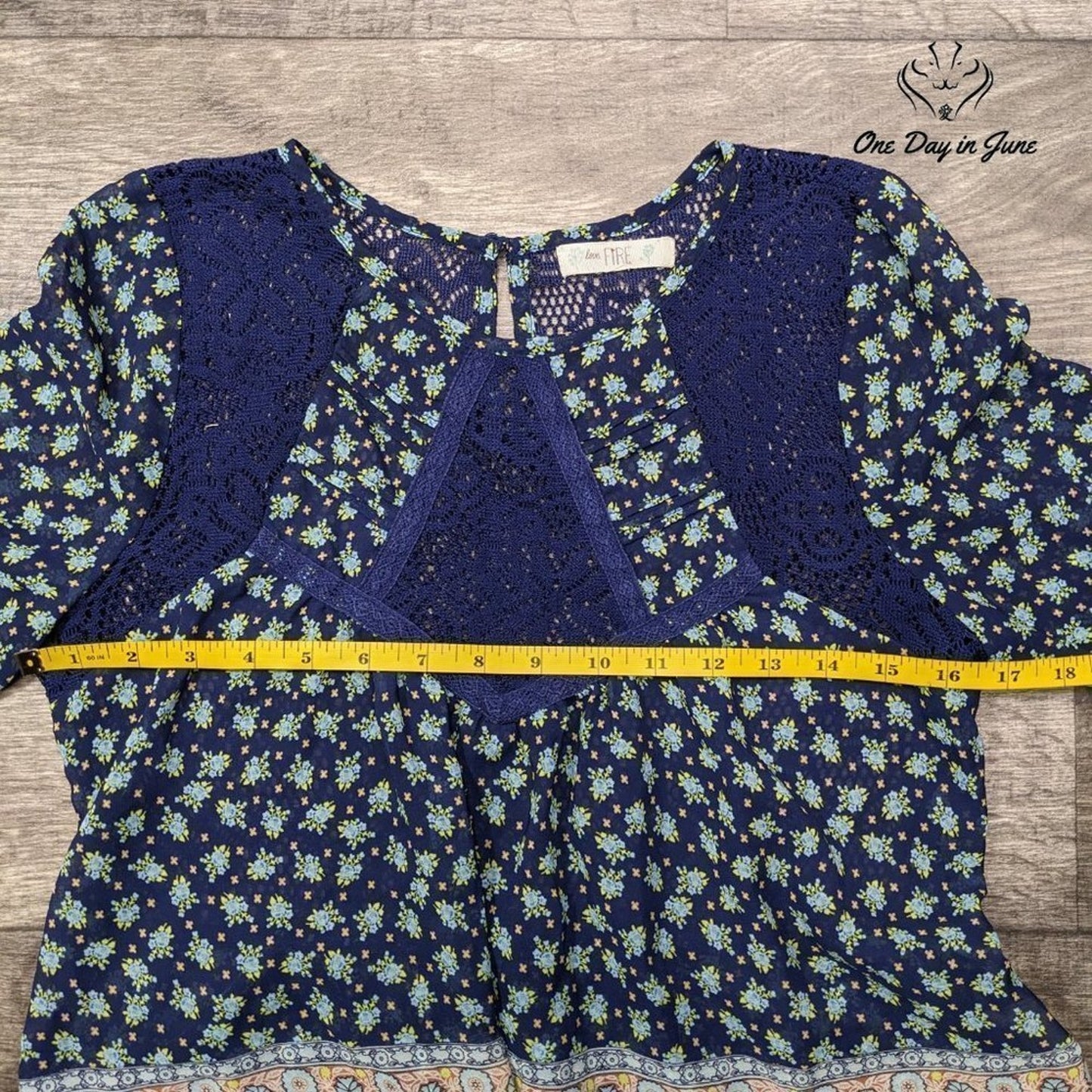 Love Fire Long Sleeve Lace Back Top Size S