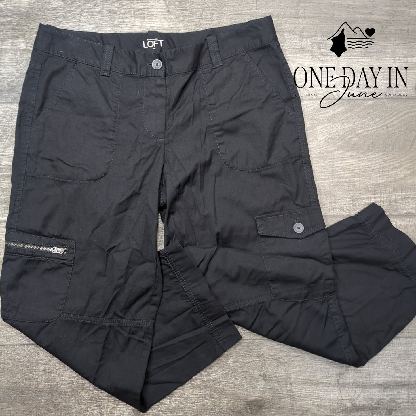 Loft The Original Cropped Cargo Pants Size 6