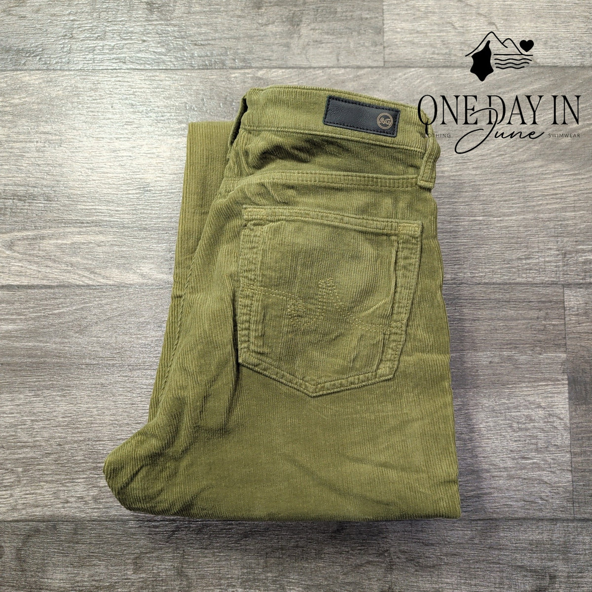 AG Adriano Goldschmied The Mari High Rise Straight Corduroy Olive NWT Size 4
