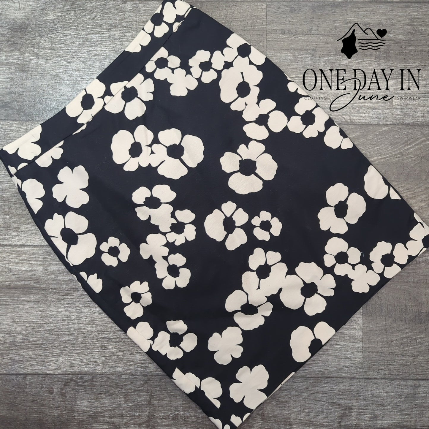 Loft Floral Pencil Skirt Size 6