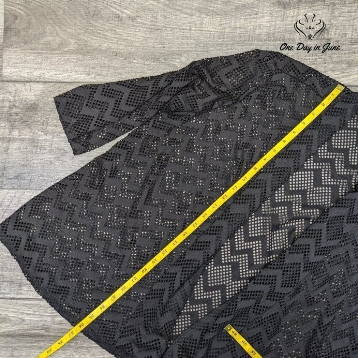 Southern Lady Women's Long Sleeve See Through Cover Up Shawl Top Size 4