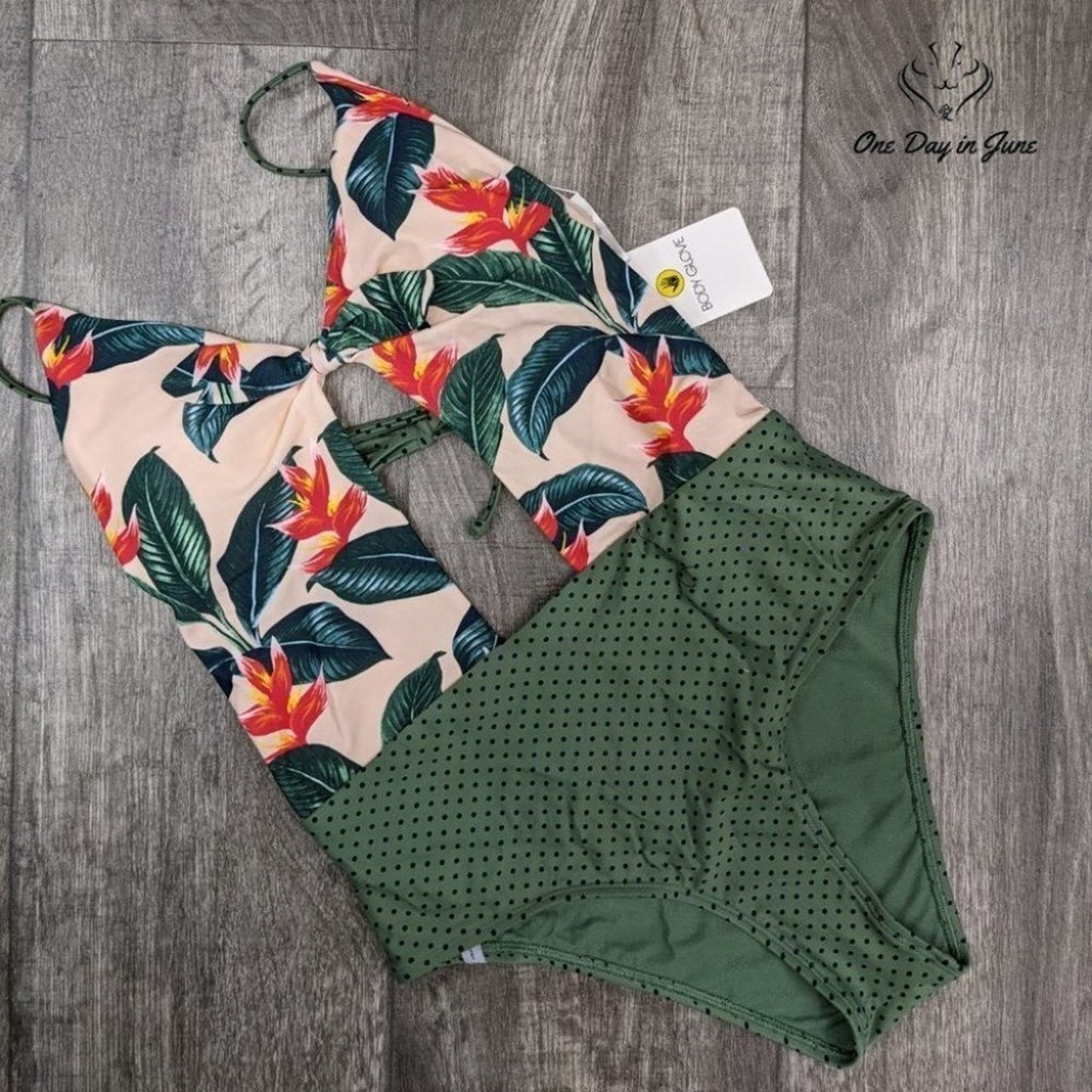 Body Glove Sweet Escape Aure One Piece Swimsuit Size M