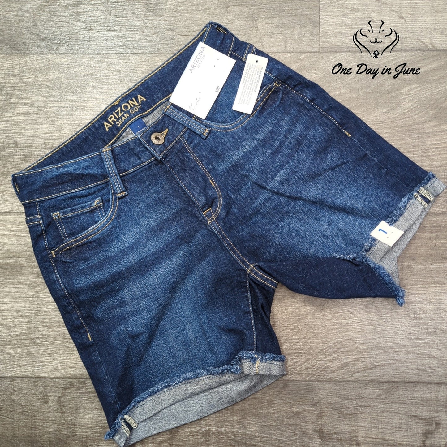 Arizona Jean Co. Juniors Midi 4.5" Denim Shorts Size 1