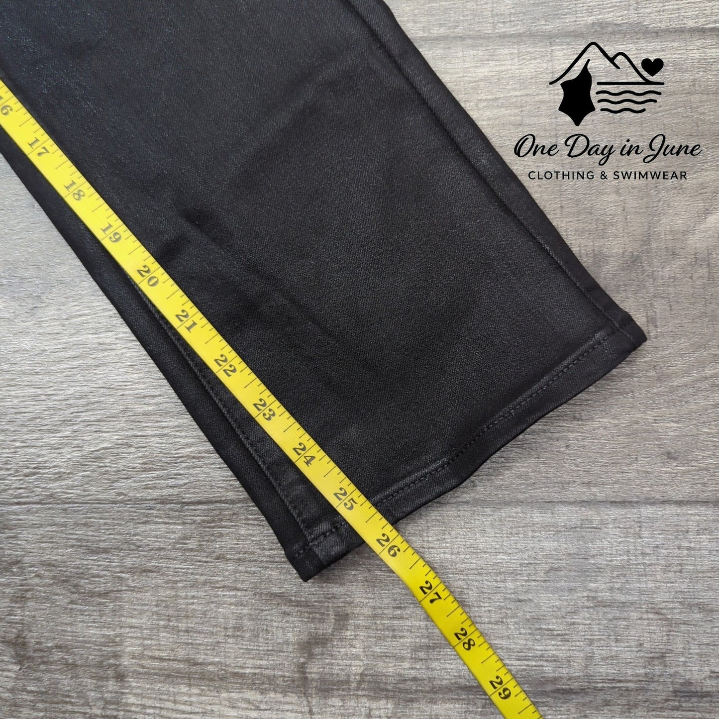 Paige Cindy Coated Denim Crop Jeans Size 26 (2)