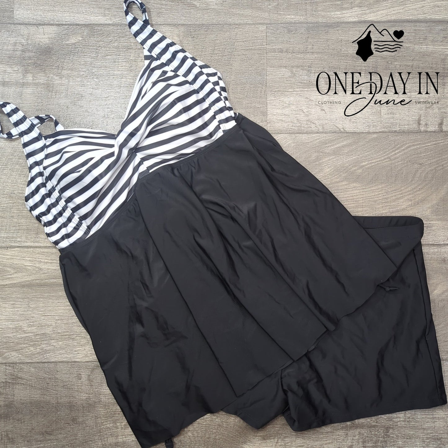 Aqua Eve Plus Size Cross Front Boyshort Tankini Swimsuit Size 20W