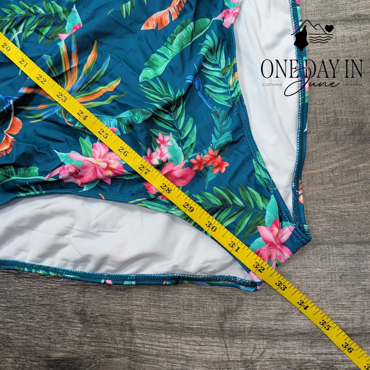 Aleumdr Plus Size Ruffle One Piece Swimsuit Size 2XL