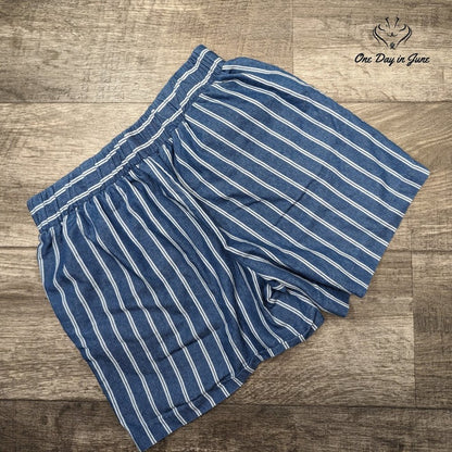 Robert Louis Button Accent Shorts Size S
