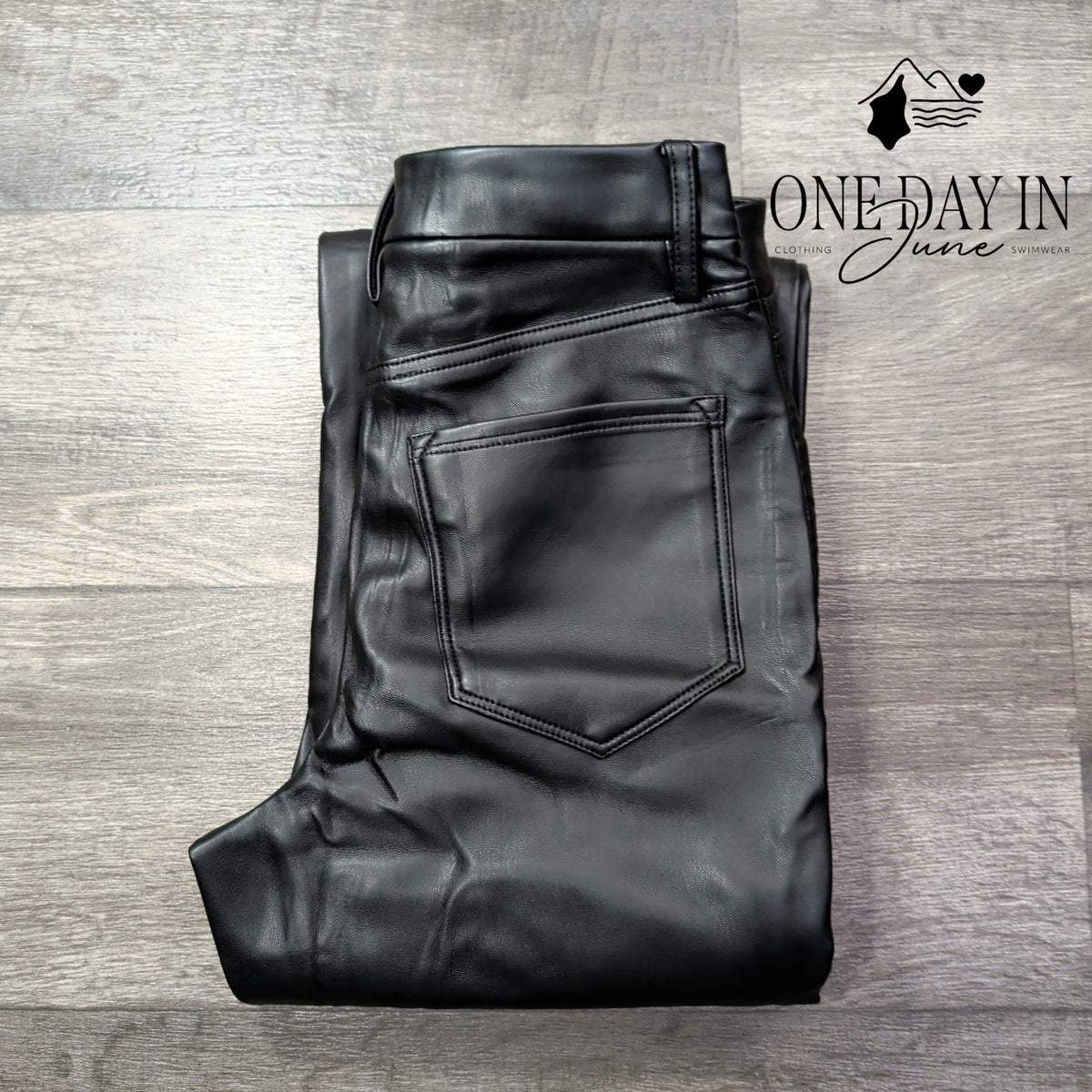 Good American Better Than Leather Good Icon Jeans Black Faux Leather NWT Size 4