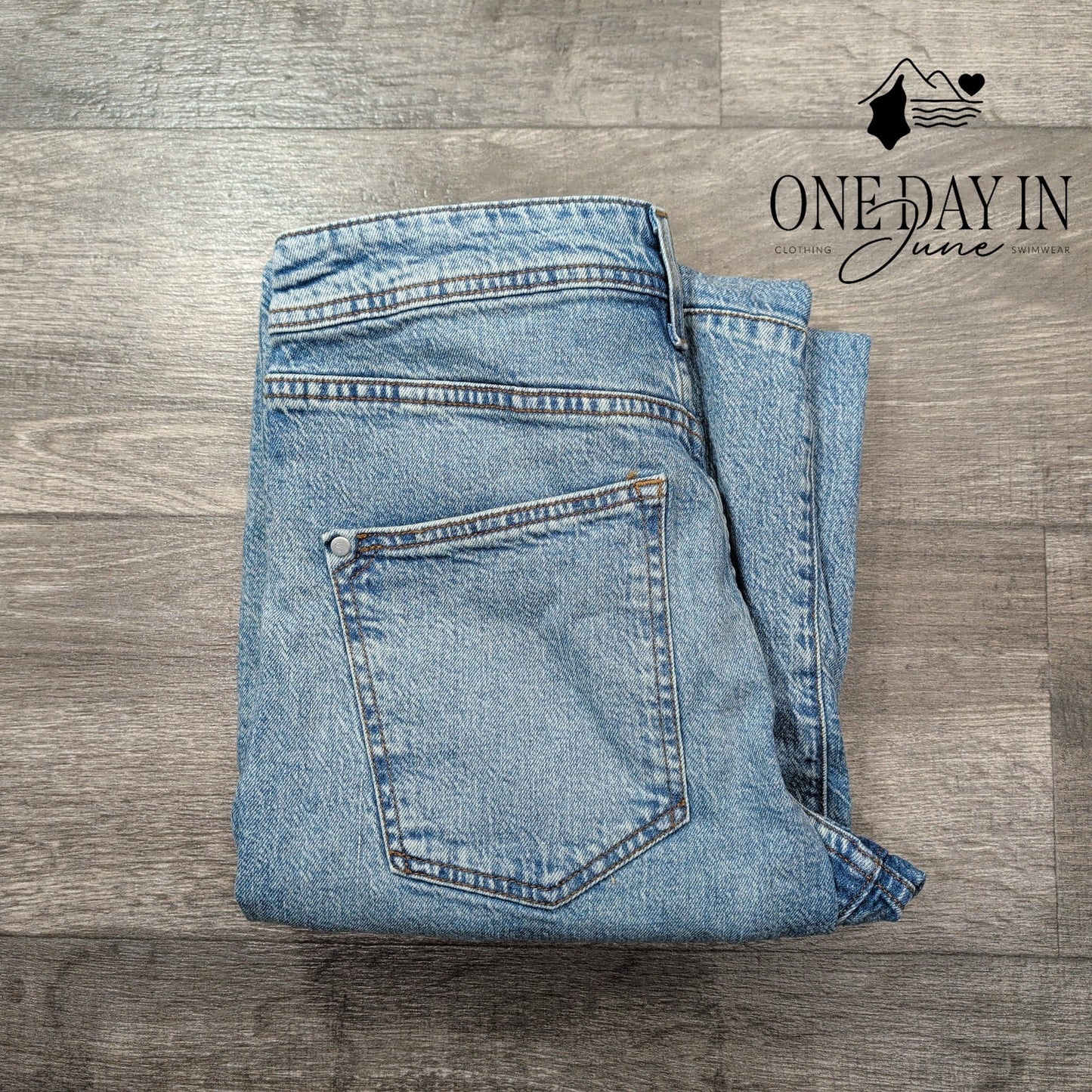 Pilcro Baggy Crop Jeans Size 2 (26)