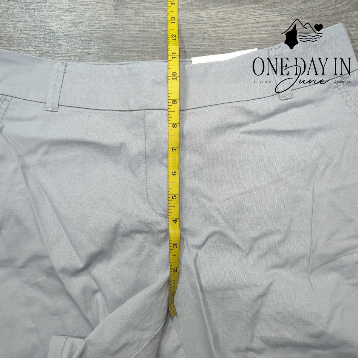 Loft Flat Front 6 Inch Shorts Light Gray NWT Size 10