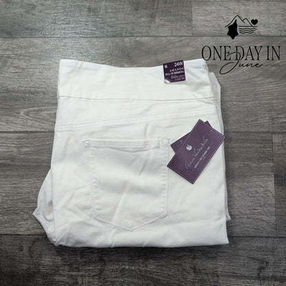 Gloria Vanderbilt Amanda Bermuda Shorts White Pull On Stretch NWT Size 24W