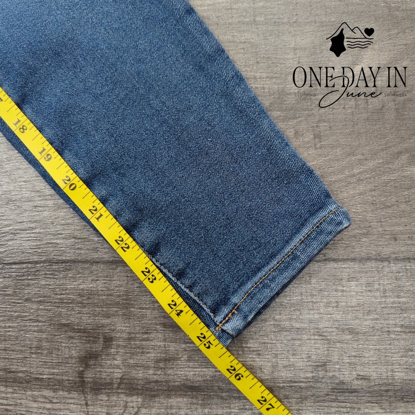 Good American Good Waist Crop Jeans Size 2