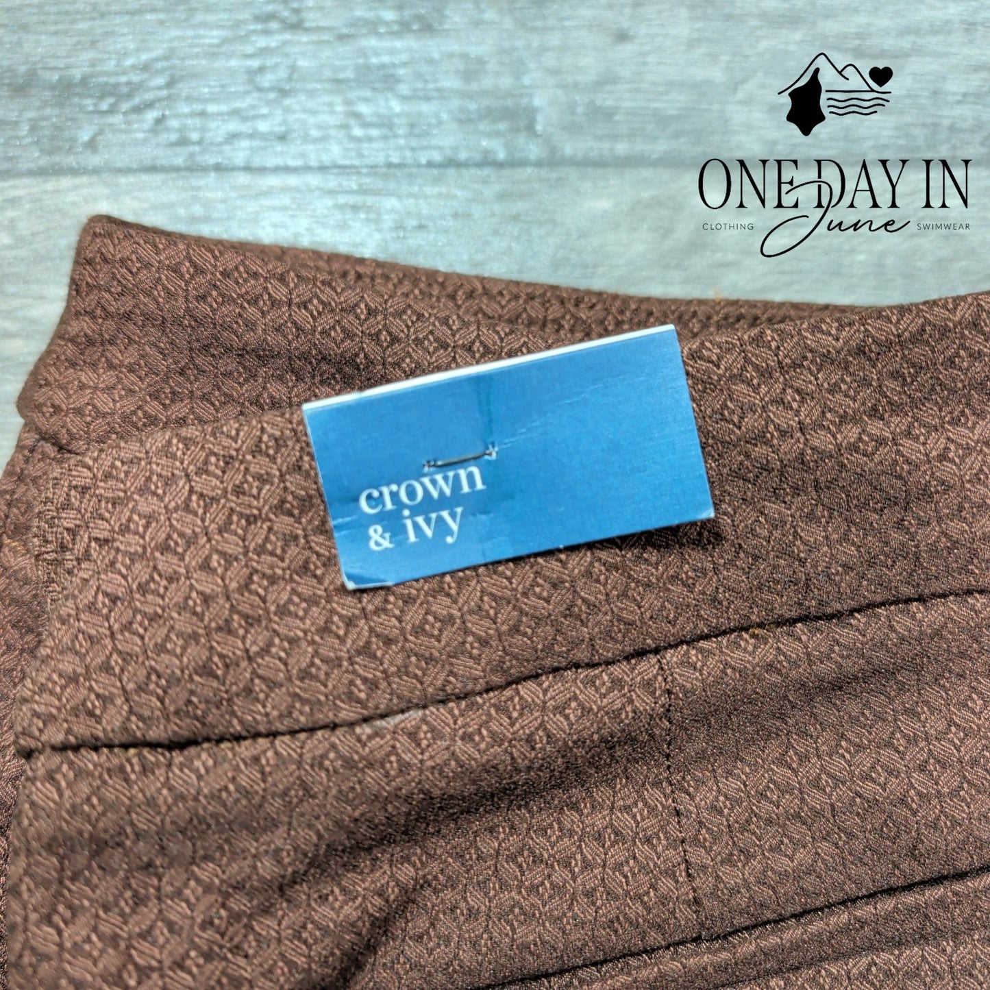 Crown & Ivy Pull On Fashion Pants Size 6