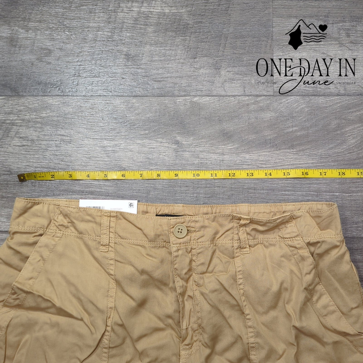 Social Standard by Sanctuary Fortune Tencel Shorts Tan NWT Size XL