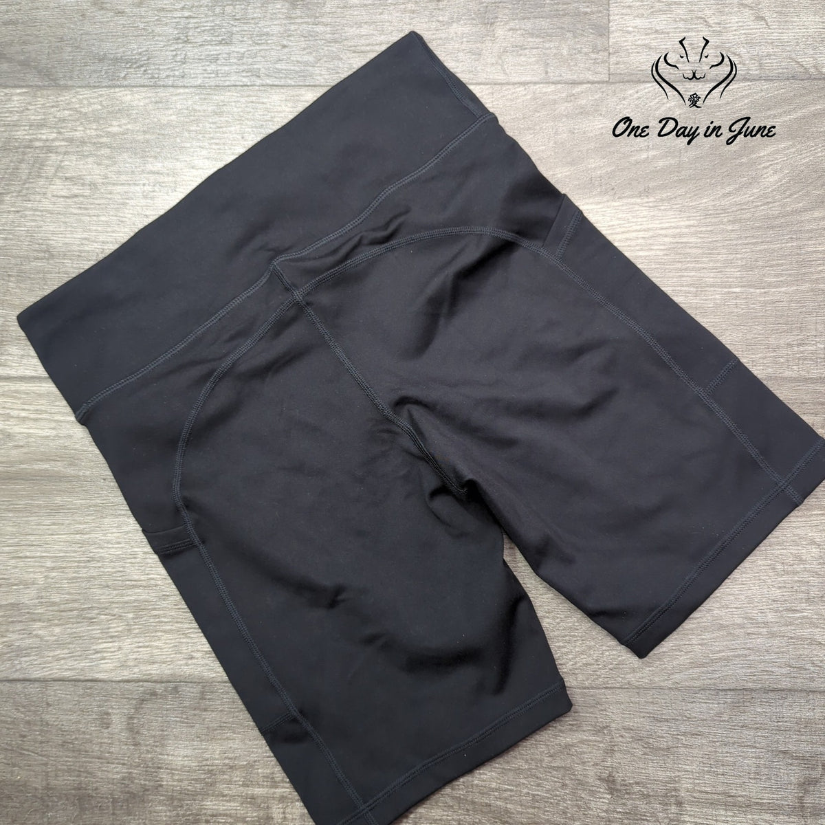 Hue High Waist Yoga Biker Shorts Black Side Pockets Athletic Size S