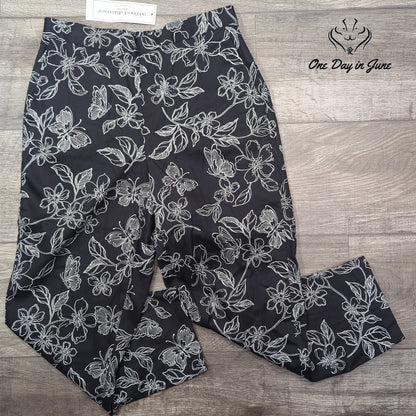 Alfred Dunner Southern Charm Pull On Pants Black Floral NWT Size 6P