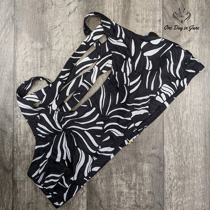 Boutique Swimwear Bikini Top Black White Tropical Leaf Print NWT Size 3XL
