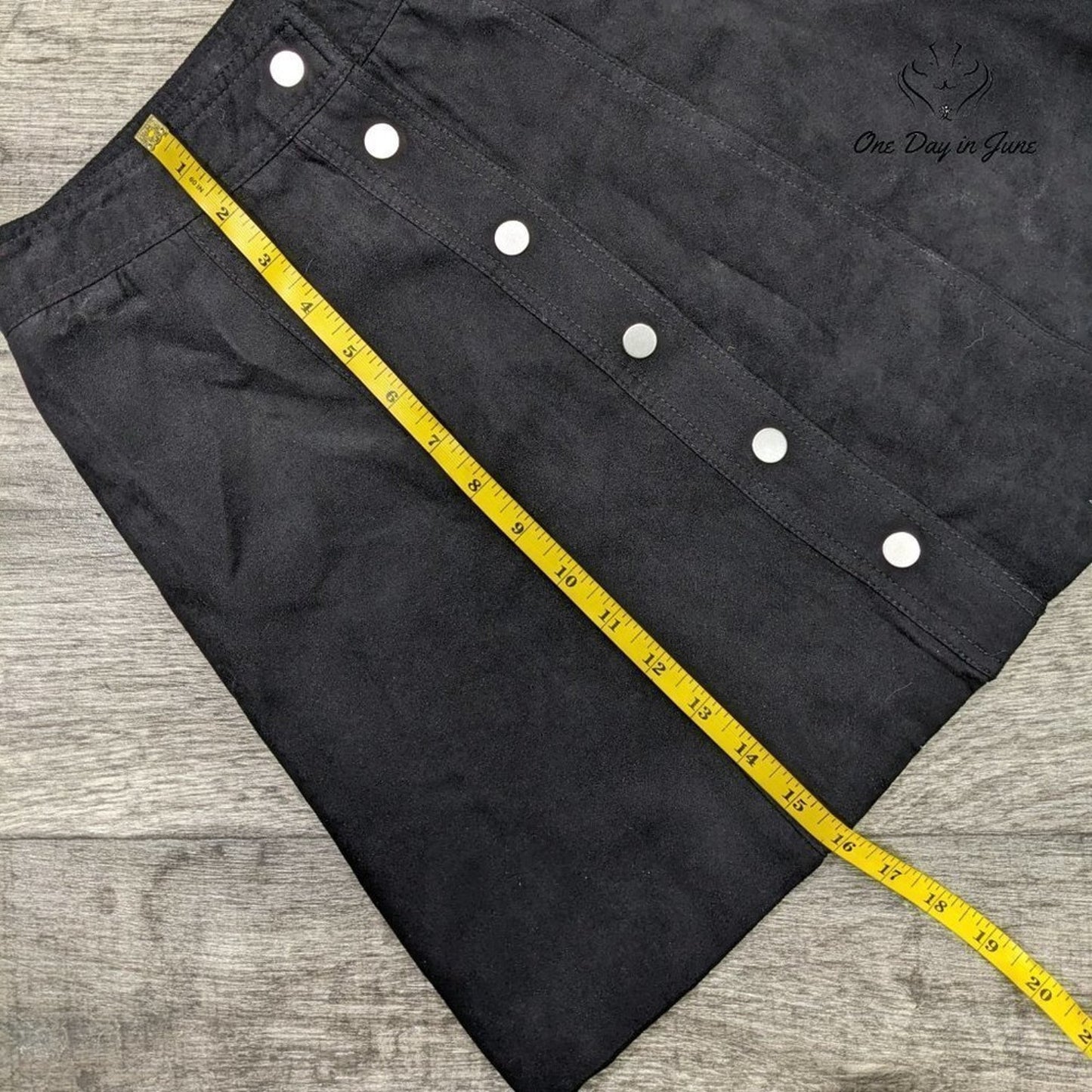 H&M Faux Suede Snap Front Mini Skirt Size 2