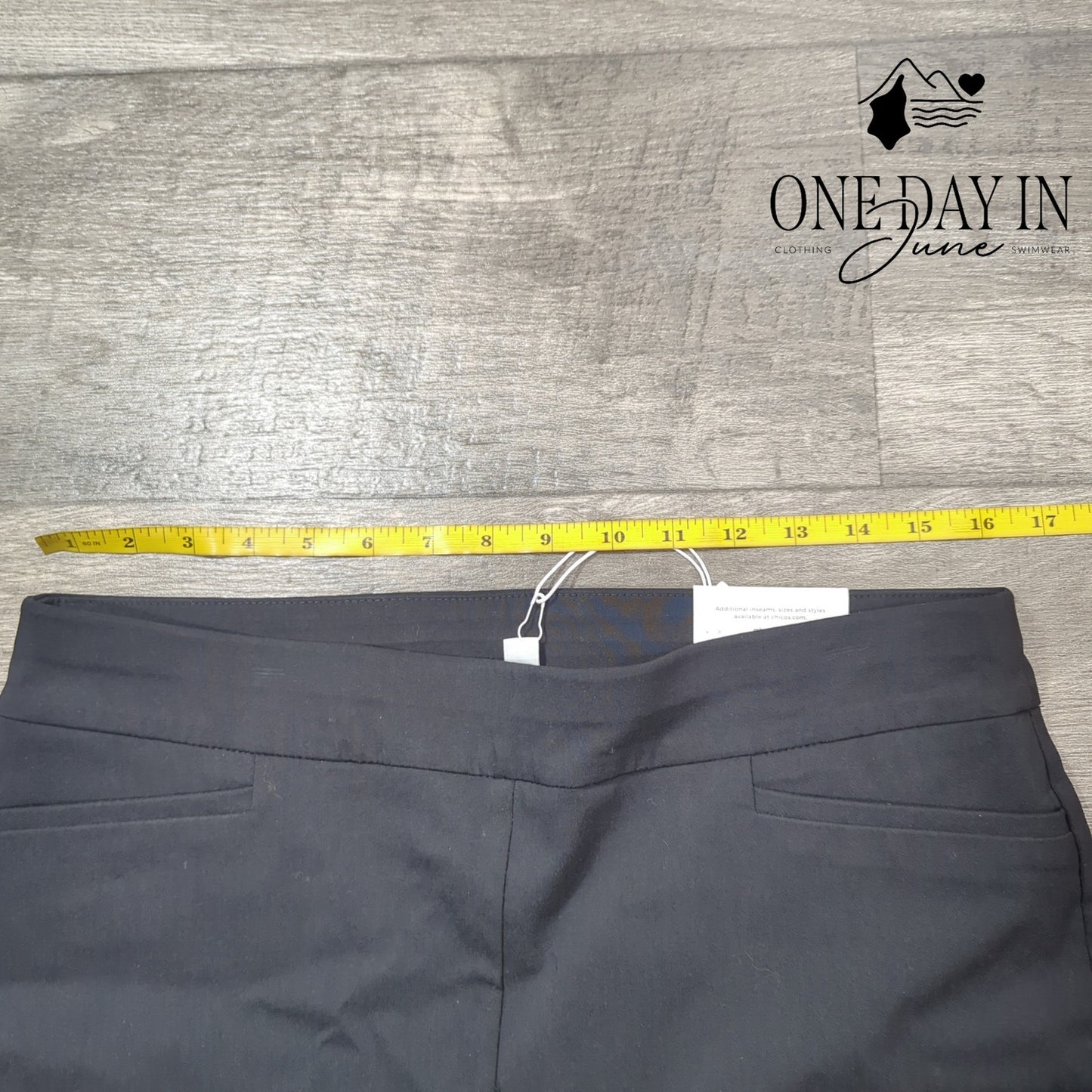 Chico's Bridgette Slim Leg Crop Pants Size Chico's 1.5 (10)