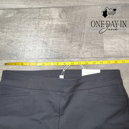 Chico's Bridgette Slim Leg Crop Pants Size Chico's 1.5 (10)