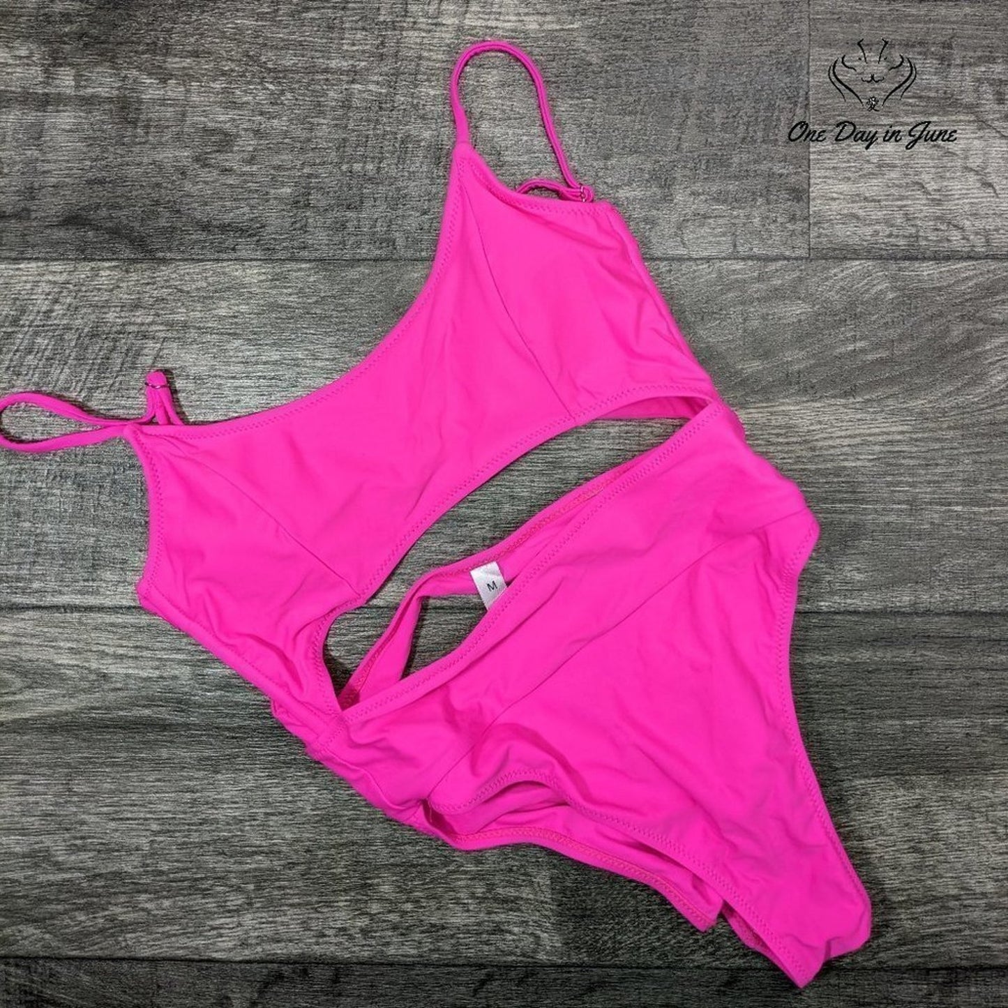 Amzbrly Cut Out Clasp Close One Piece Swimsuit Size M