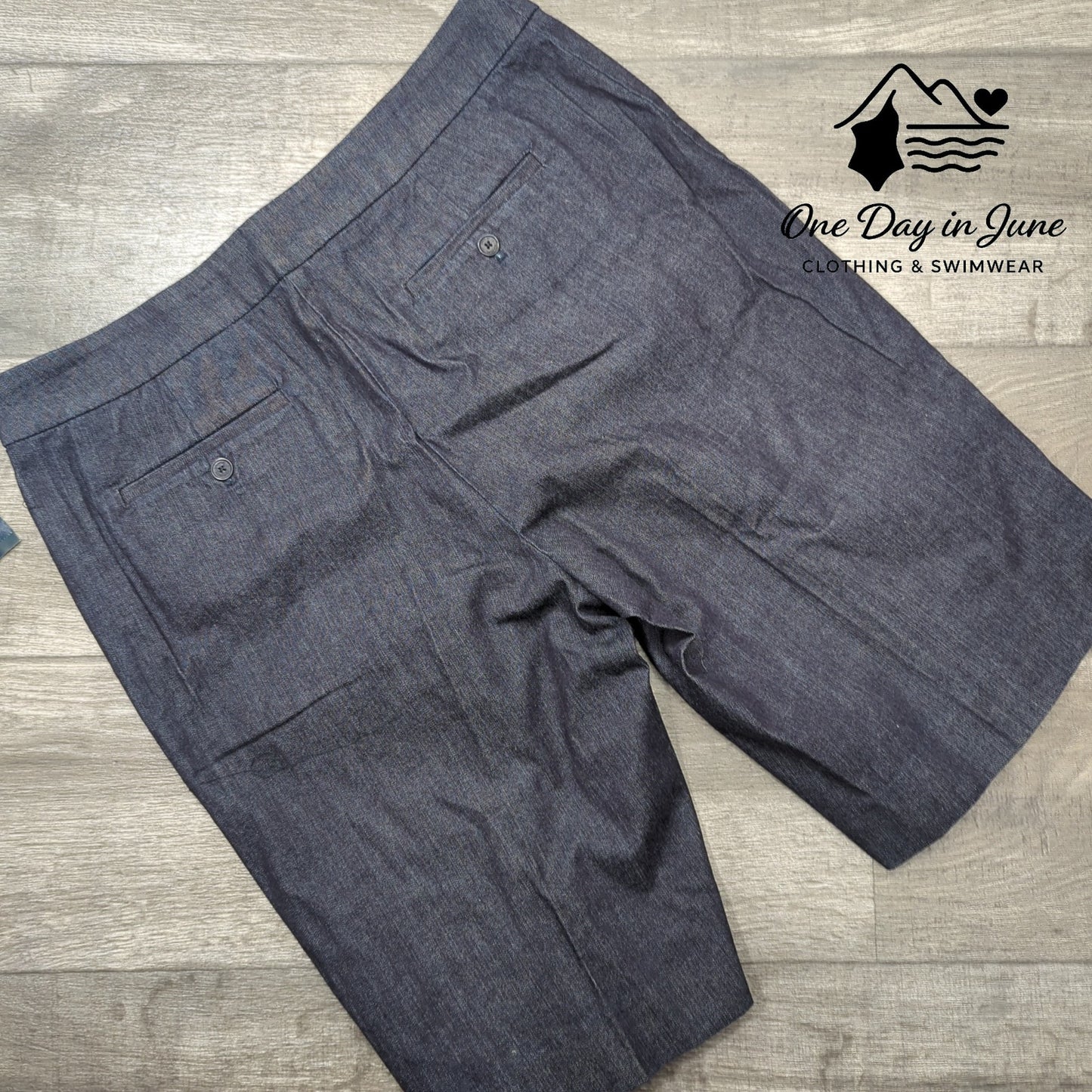 Jones New York Stretch Bermuda Shorts Size 14