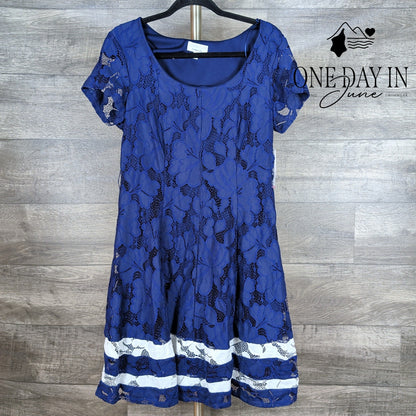 Signature by Robbie Bee Floral Lace Fit Flare Dress Navy Ivory NWT Size 10
