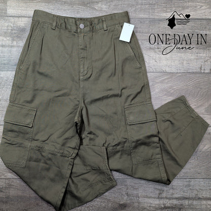 AG Adriano Goldschmied Cargo Crop Pants Olive Green Utility NWT $215 Size 4 (27)