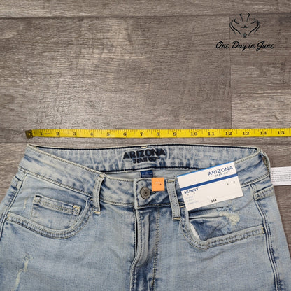 Arizona Jean Co. Juniors High Rise Distressed Skinny Jeans Light Wash NWT Size 9
