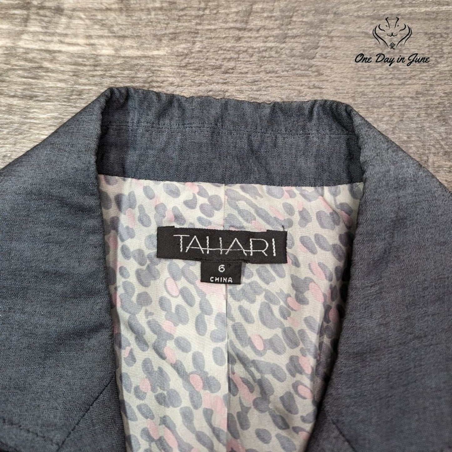 Tahari 2 Button Blazer Size 6