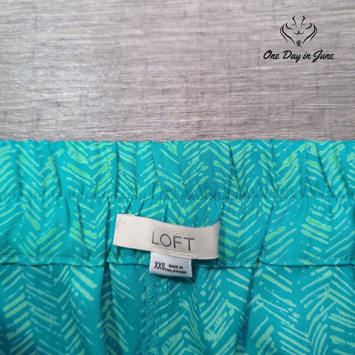Loft Side Zip Pleated Shorts Turquoise Green Geometric Print Size XXS