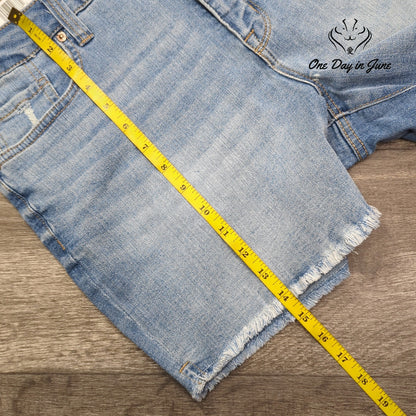 Seven7 5" Inseam Weekend Shorts Size 16