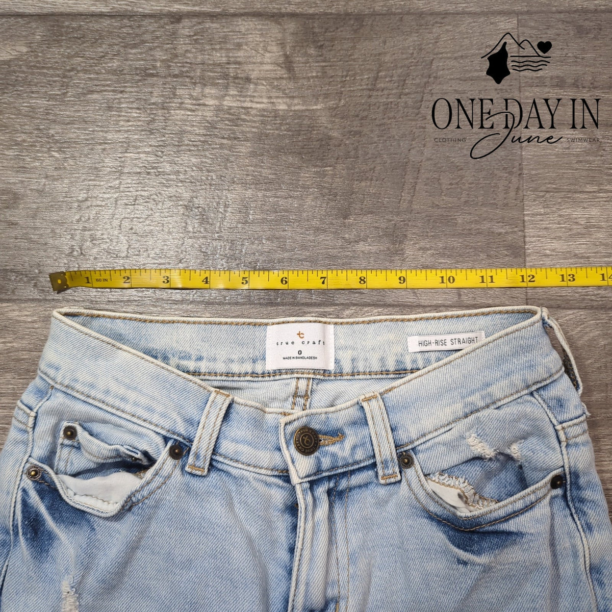 True Craft High Rise Straight Jeans Light Wash Distressed Embroidered Size 0