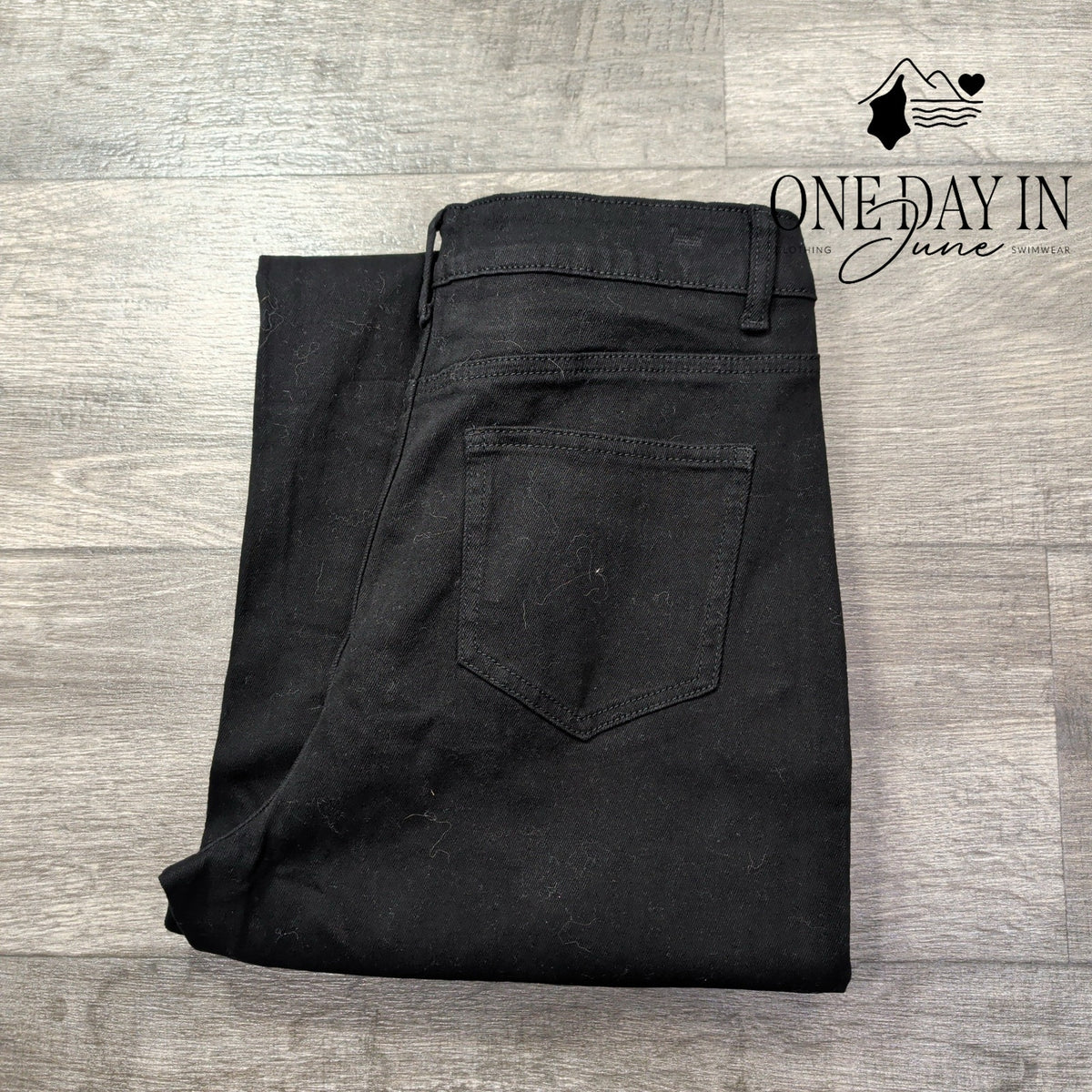 Ettelo Denim Collection High Rise Straight Leg Jeans Black NWT Size 12