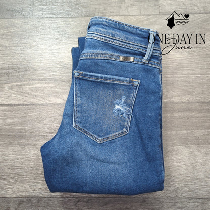 KanCan Juniors Mid Rise Skinny Straight Distressed Jeans Size 5