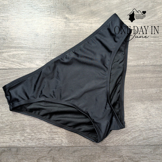 Kindred Bravely Moderate Bikini Bottom Size M