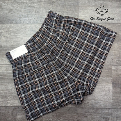 American Eagle Outfitters Mom Shorts High Rise Plaid Black Pink NWT Size 8