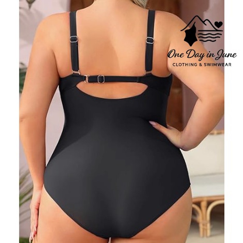 Aqua Eve Plus Size Scallop Edge Tummy Control One Piece Swimsuit Size 18W