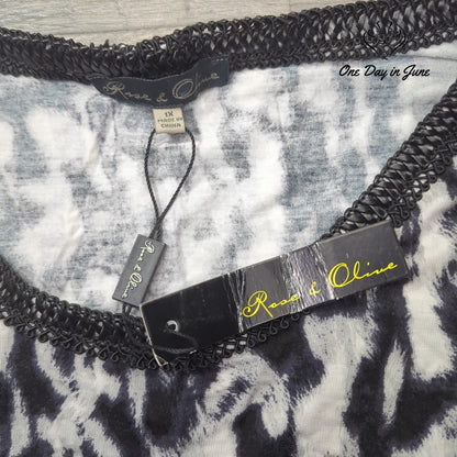 Rose & Olive Cold Shoulder Top Size 1X