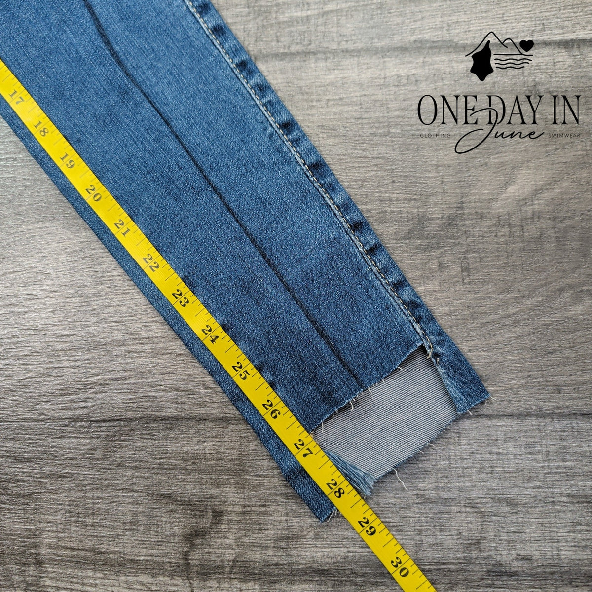 AG Adriano Goldschmied The Legging Ankle Distressed Skinny Jeans NWT Size 4 (27)
