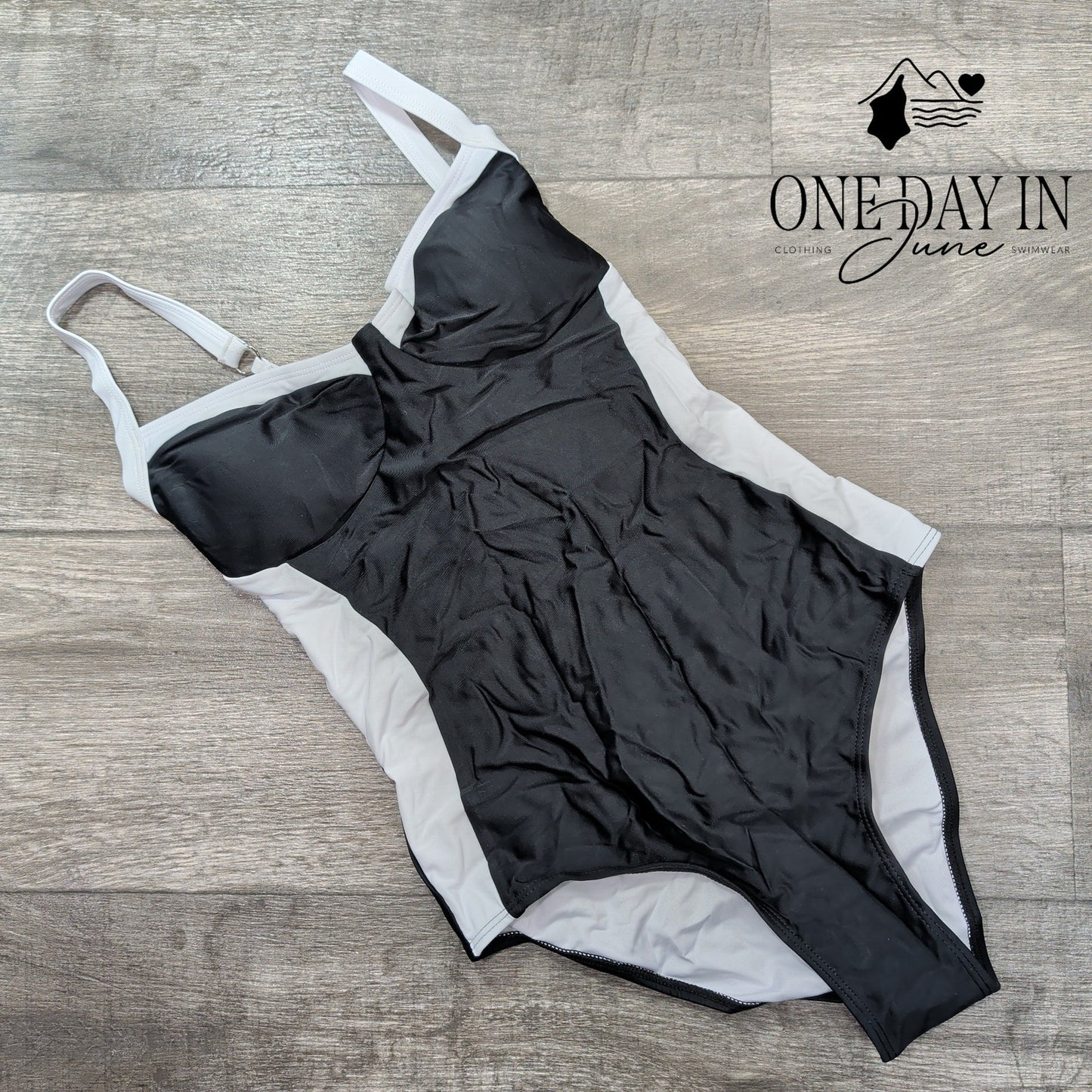 Suuksess Lace Up Back One Piece Swimsuit Size S