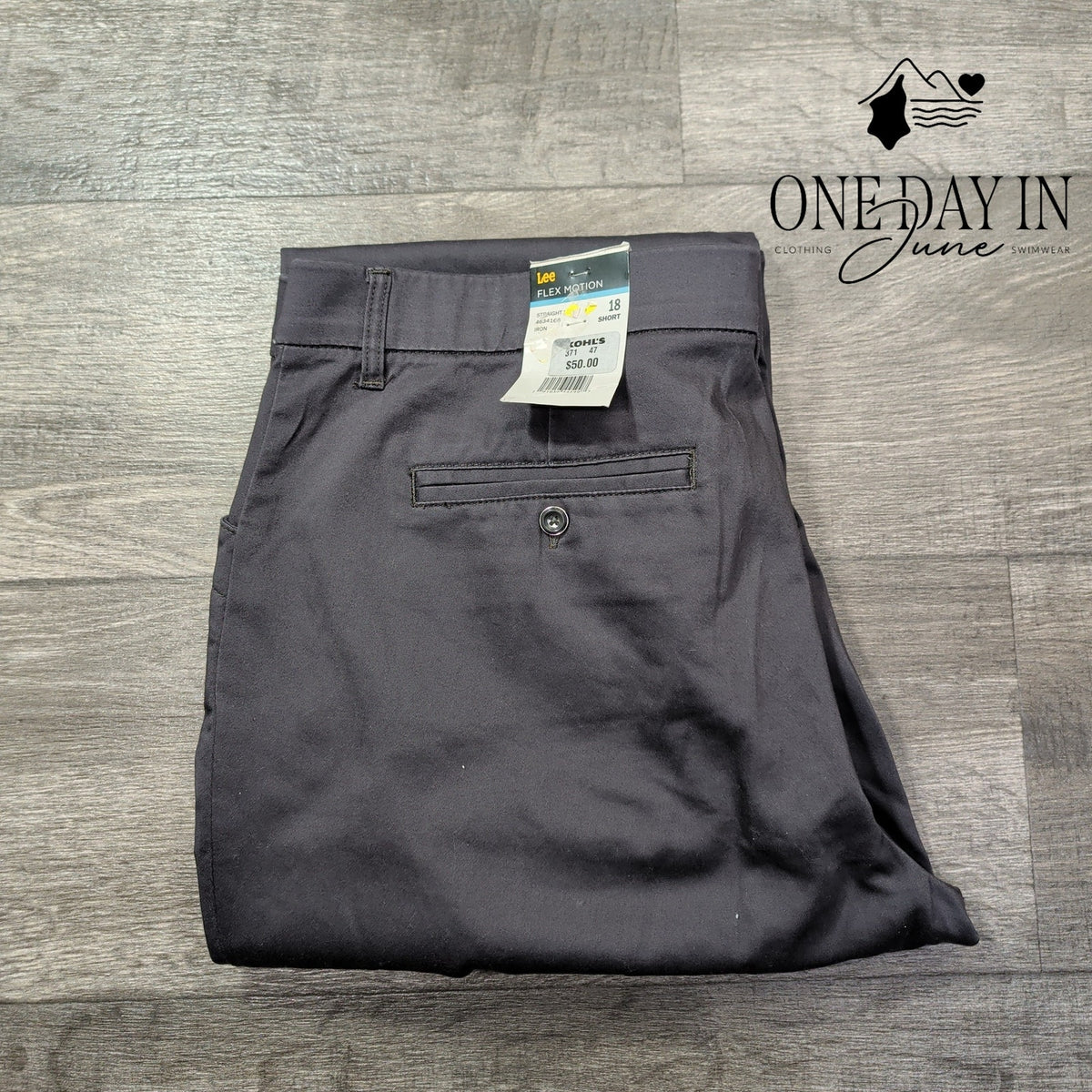 Lee Flex Motion Straight Leg Pants Iron Gray Stretch NWT Size 18 Short