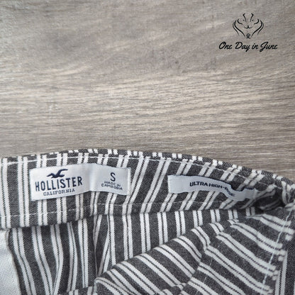 Hollister Ultra High Rise Mini Skirt Size S